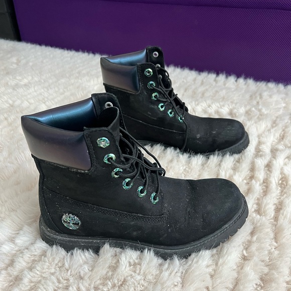 Women’s timberlands size 7.5 - Picture 1 of 4